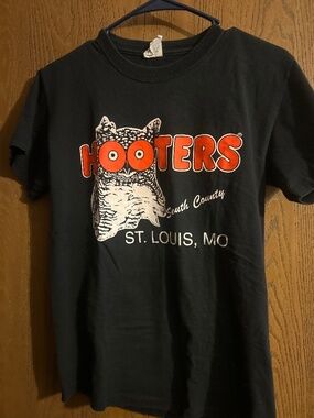 Hooters south county St.Louis tshirt